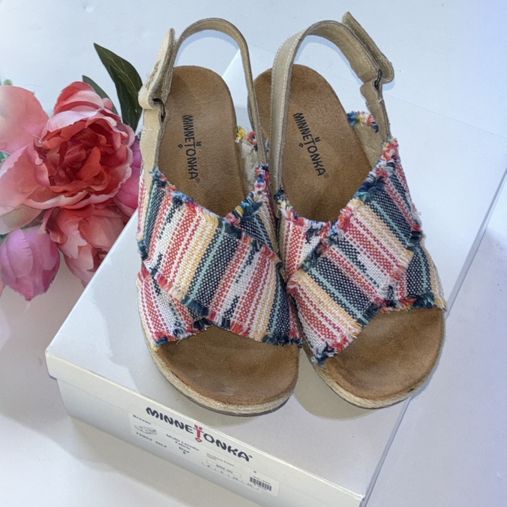 Espadrille Size 8 Minnetonka BREEZE MULTI LAREDO FABRIC Size8 Box Beach Vibes